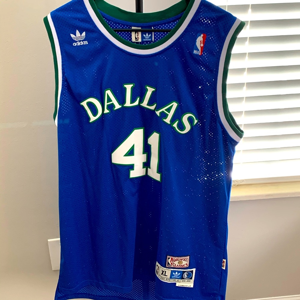 Dallas Mavs-Nowitzki Jersey
